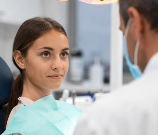 пациент с бруксизмом на приеме у гнатолога